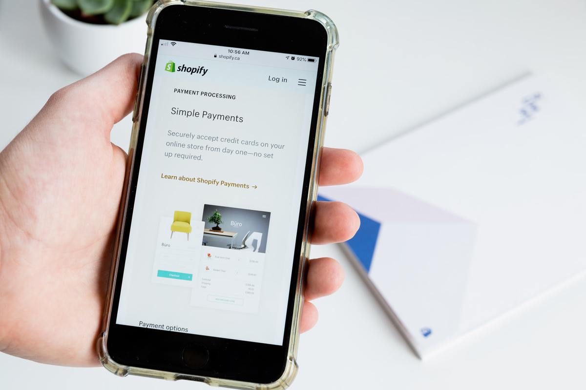 Shopify email