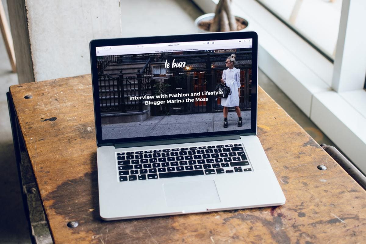 Le Buzz website homepage 