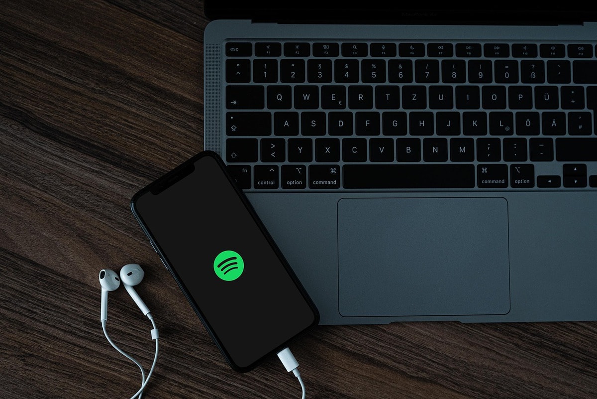 mobile phone spotify