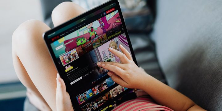 Pros and Cons of Netflix’s Ad-Supported Plan