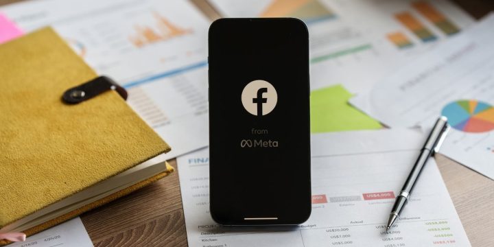 Facebook Logging in on Different Devices